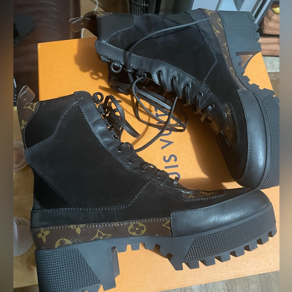 Laureate Platform Desert Boot Sz 41 - image 1